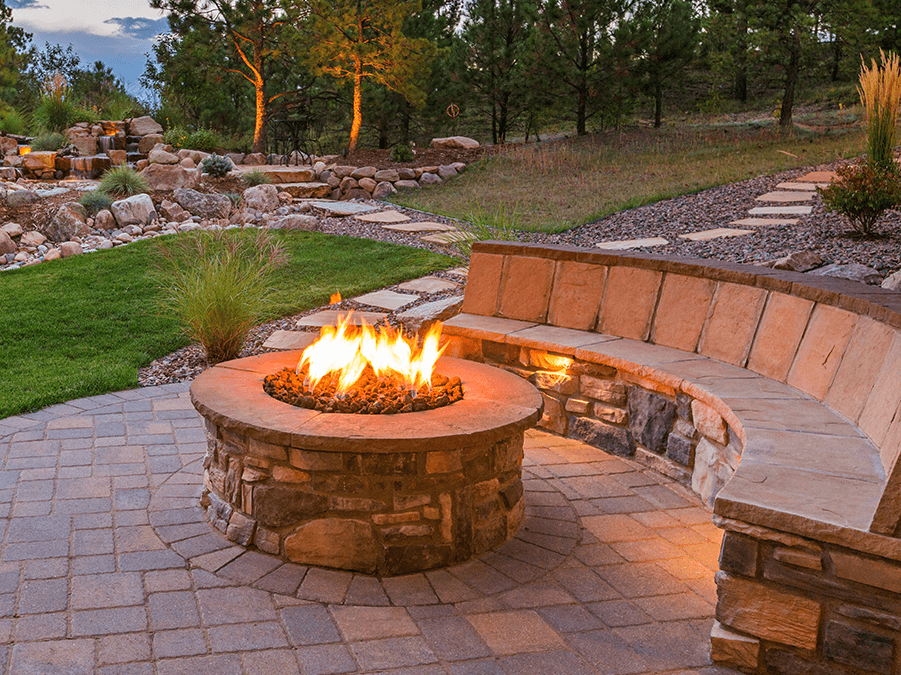 Outdoor firepit patio