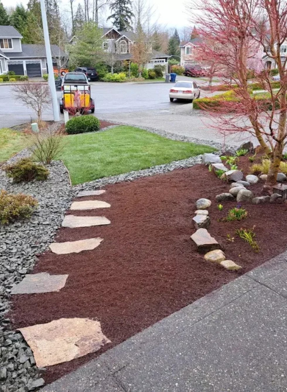 Professional beauty bark installation service in Mukilteo