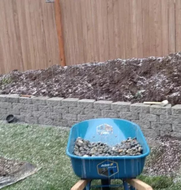 landscaped retaining wall